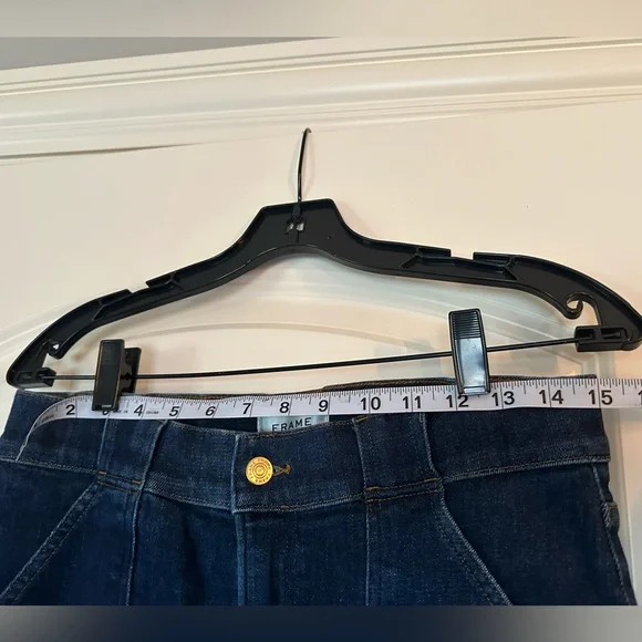 FRAME Denim High Rise Modern Pocket Jean in Rinse, Size 30. - Picture 12 of 15